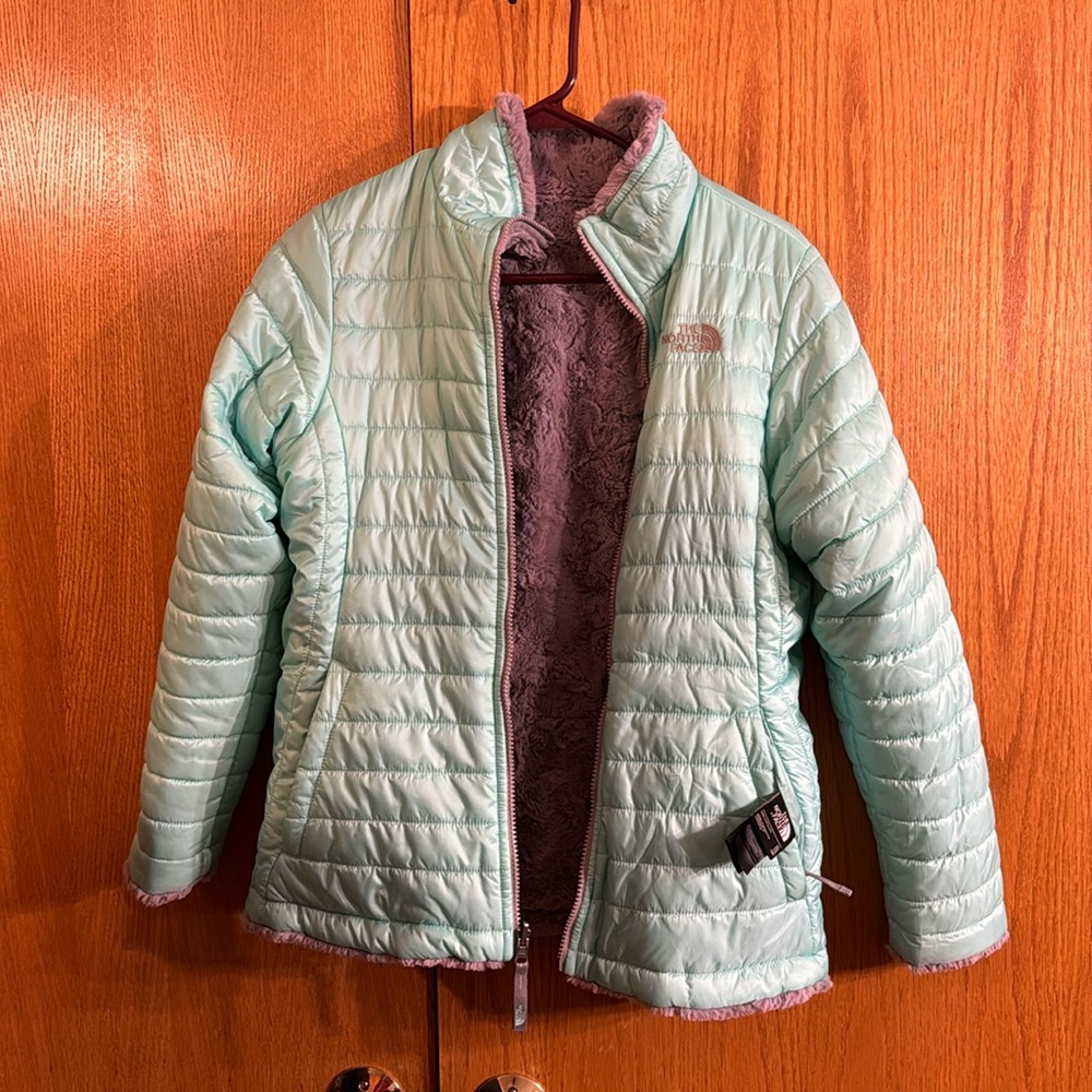 North Face Girls size XL size 18 reversible coat/jacket - never worn- Aqua blue